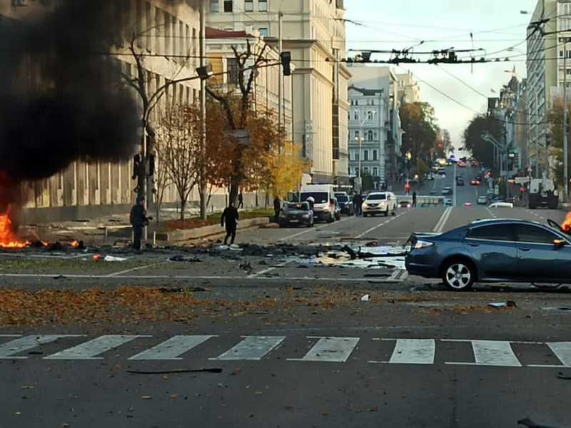 Attacchi missilistici russi su Kyiv (Ansa)