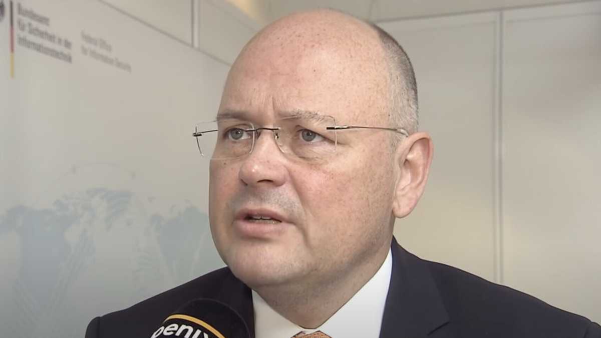 Immagine di Un nuovo scandalo di rapporti russo-tedeschi colpisce il capo della sicurezza informatica di Berlino