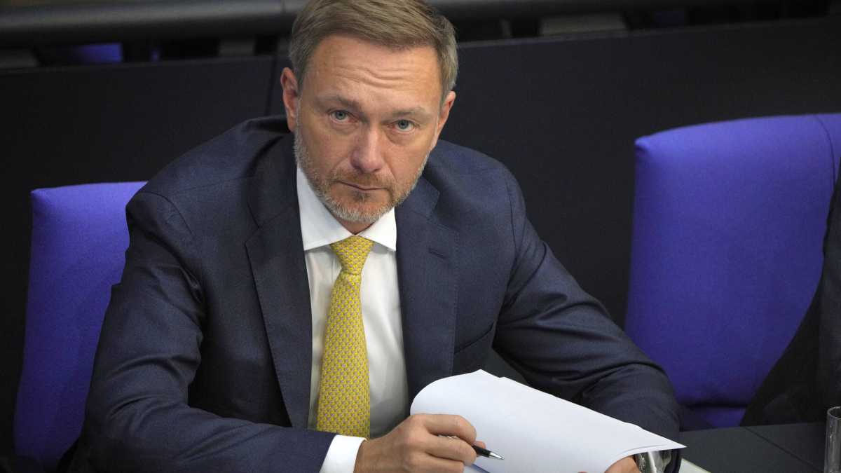 Immagine di Scholz è in bilico tra l’interesse europeo e quello tedesco. E c'è un ostacolo: Lindner