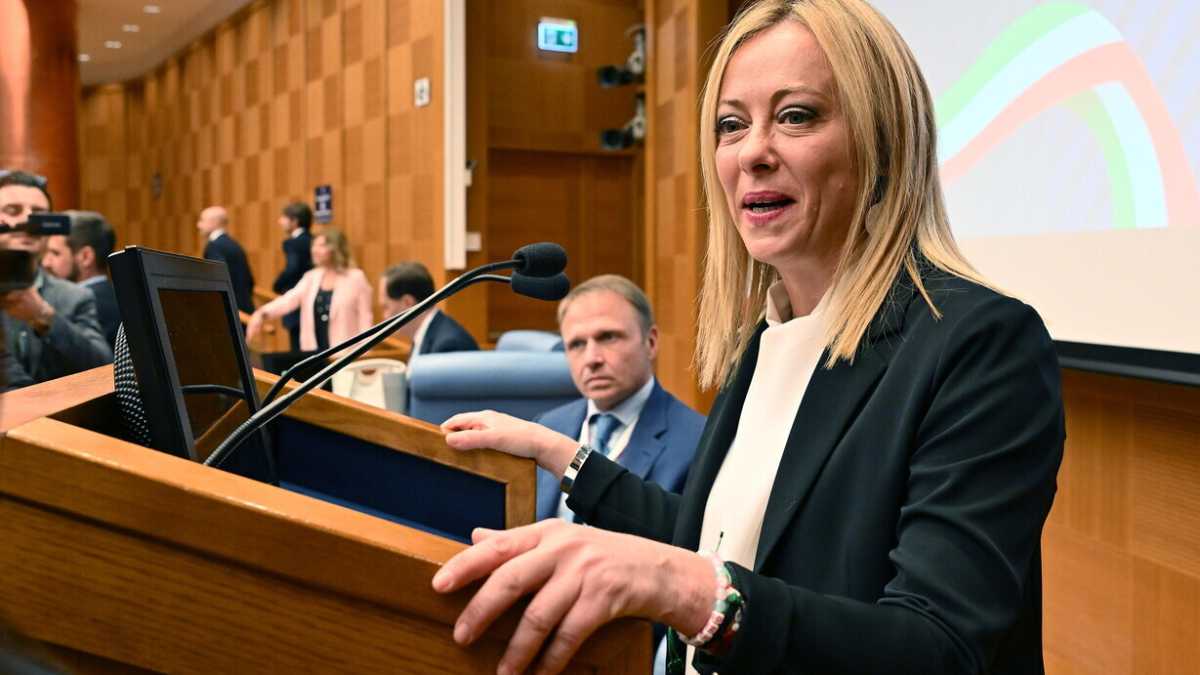 Immagine di Da Vox alla Russia, croci e delizie della politica estera meloniana