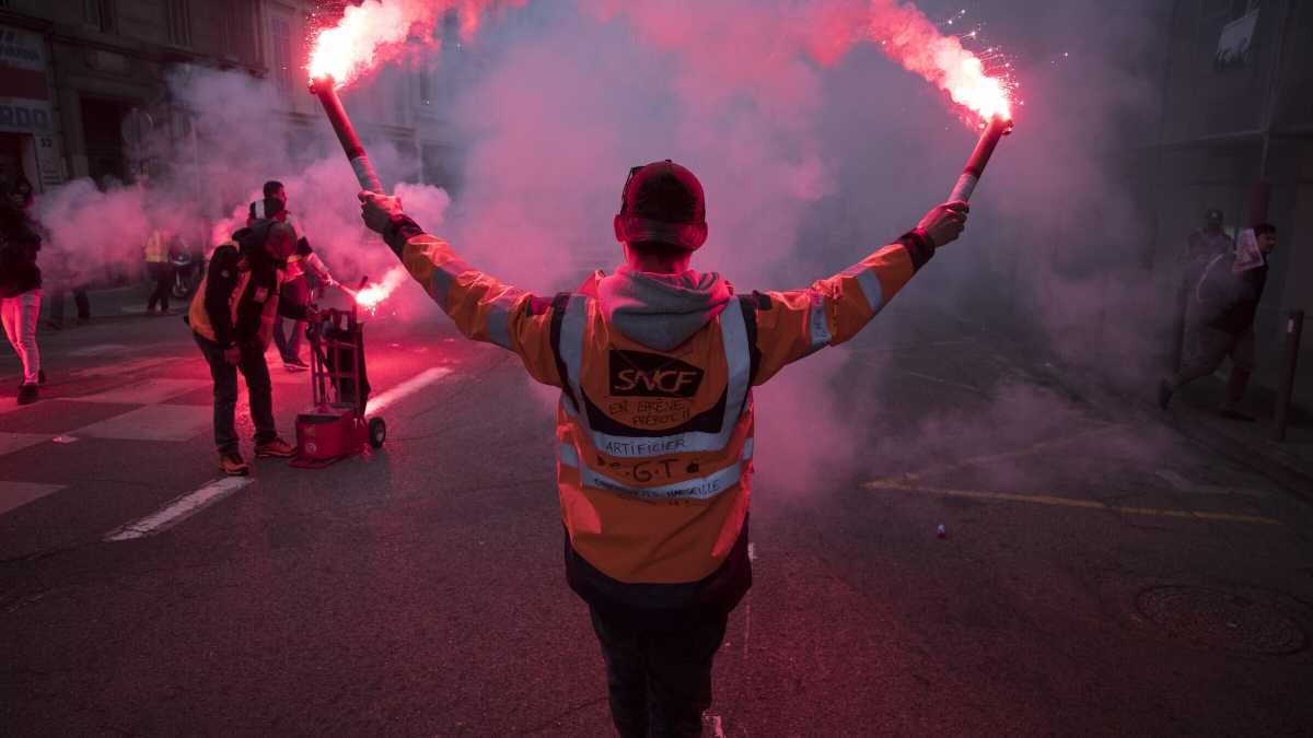 Immagine di Il governo francese contro i sindacati
