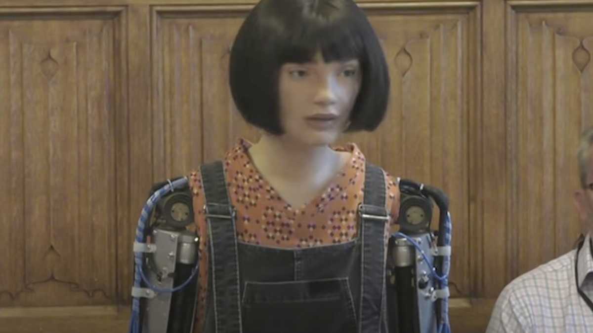 Immagine di È meglio un robot alla Camera dei Lord o essere governati dal Movimento 5 stelle?