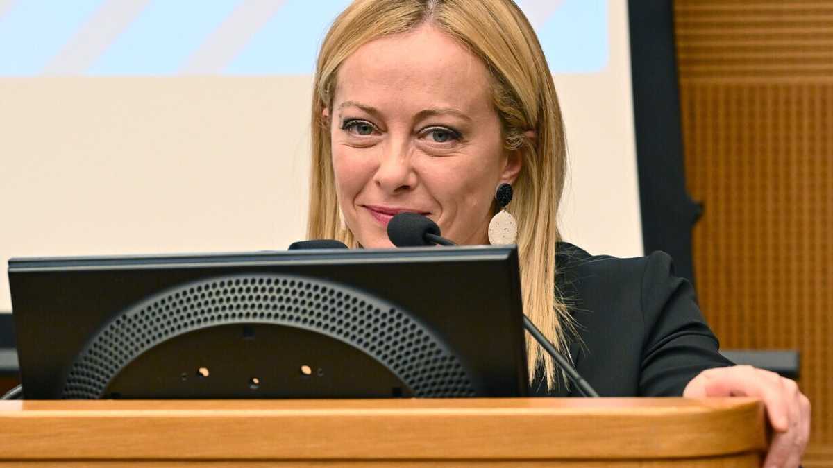 Immagine di I bilaterali di Meloni con Salvini e il Cav. "Dove vanno? Li aspetto in Senato"
