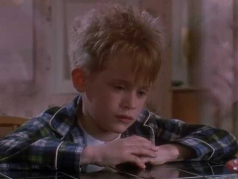 Kevin McCallister (Macaulay Culkin) in una scena del film Mamma, ho perso l'aereo&nbsp;<br />