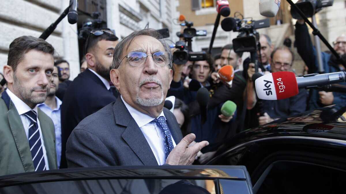 Immagine di La Russa è uomo di mondo, Fontana... un po' meno