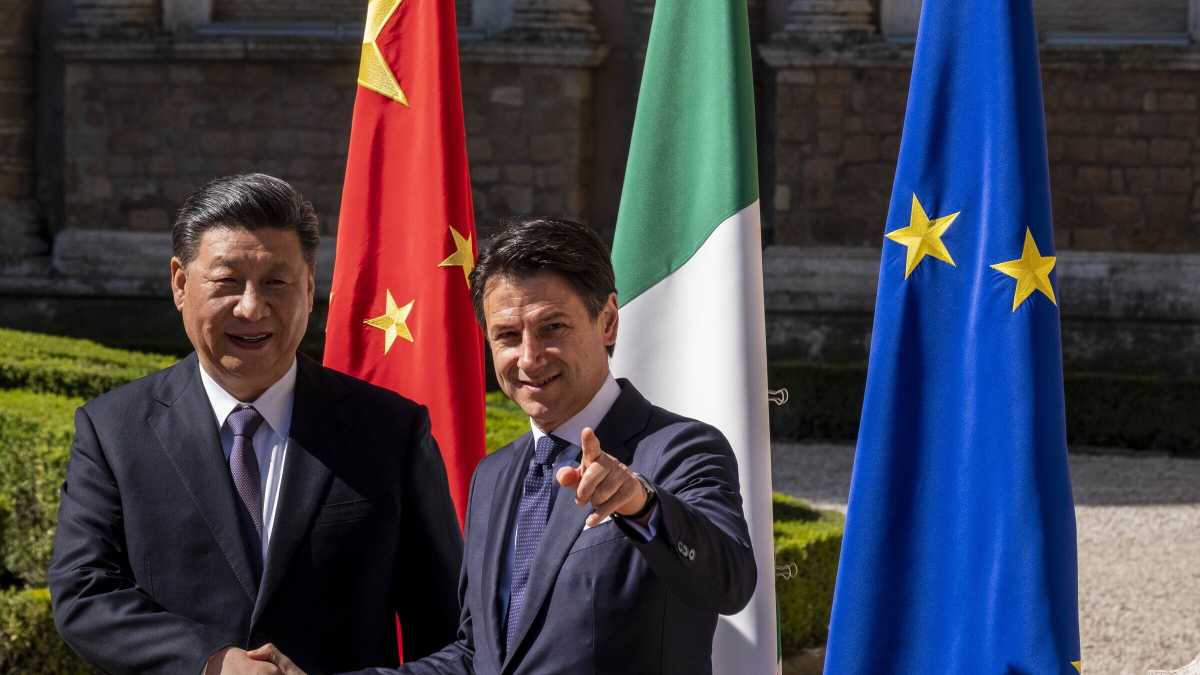 Immagine di La Via della Seta è il progetto di vanità cinese fallito nel giro di un Congresso