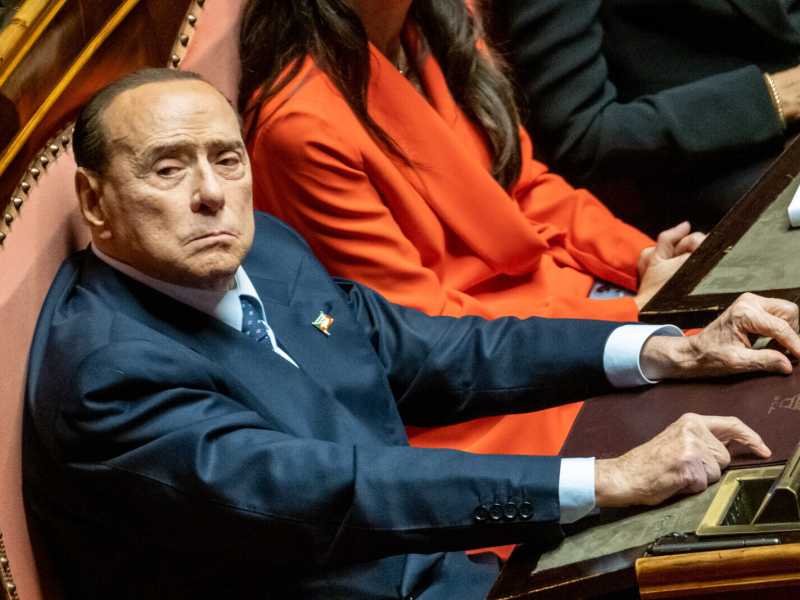 Il Cav. convoca Tajani e Ronzulli: "Nessuno in FdI pensi di poter spaccare Forza Italia. Meloni? Patetica"