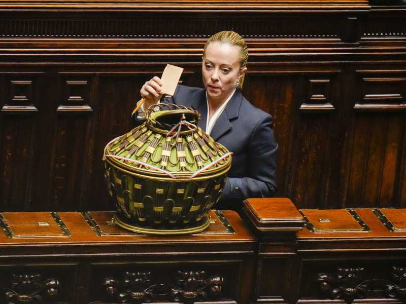 Letta attacca Meloni, Meloni attacca Letta. Salvini fa l'ecumenico