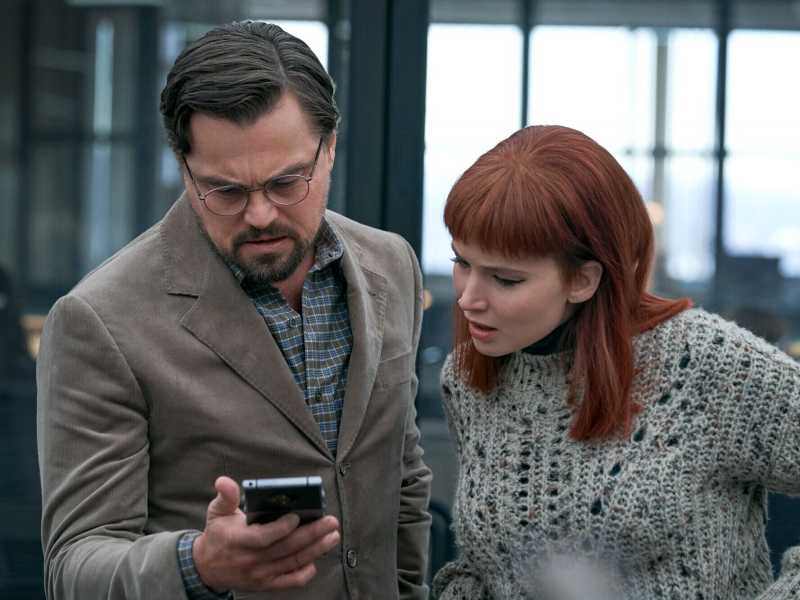 Leonardo DiCaprio e Jennifer Lawrence in una scena di Don't Look Up&nbsp;<br />