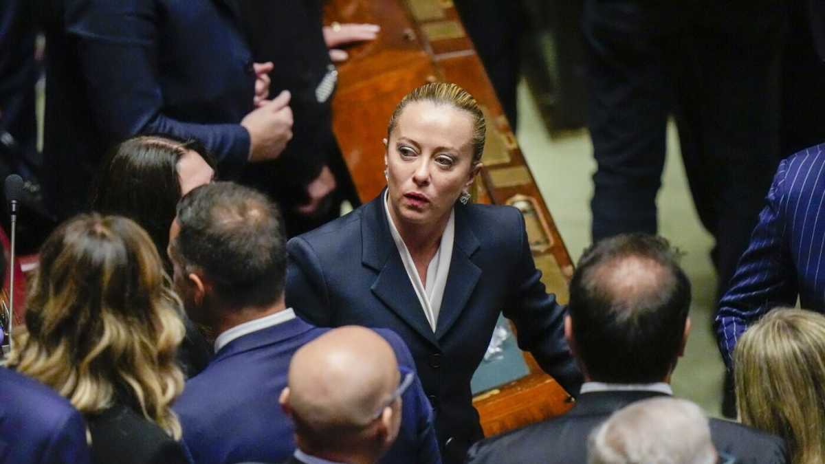 Immagine di L'innocente Meloni e la legge della ricattabilità