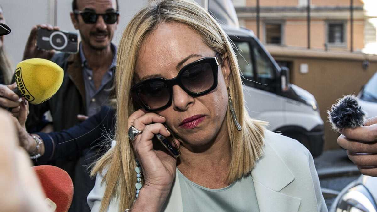 Immagine di Le mosse di Meloni per rafforzare FdI: "Teniamoci pronti". Promossa la sorella