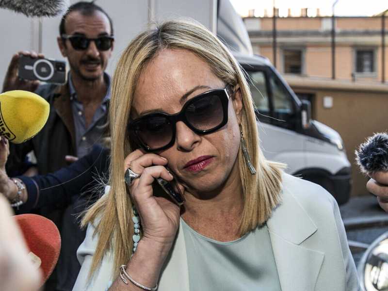 Le mosse di Meloni per rafforzare FdI: "Teniamoci pronti". Promossa la sorella