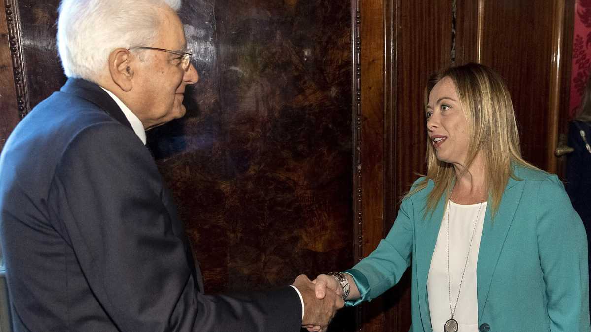 Immagine di Meloni si affida a Colle, ma la mina è Berlusconi: "Domenica giuro, non tratto più"