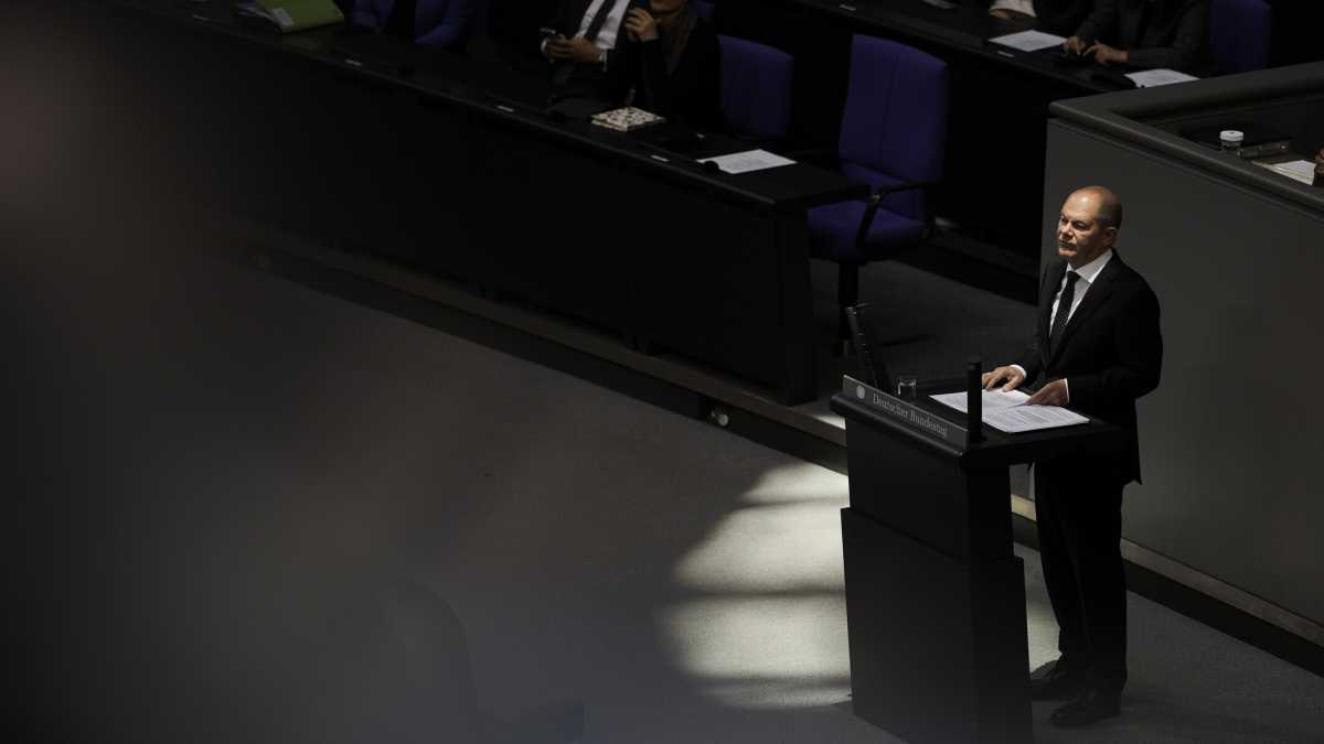 Immagine di Con i suoi “no” Scholz aiuta Putin. Per Draghi e Macron, Berlino mette a rischio l’unità