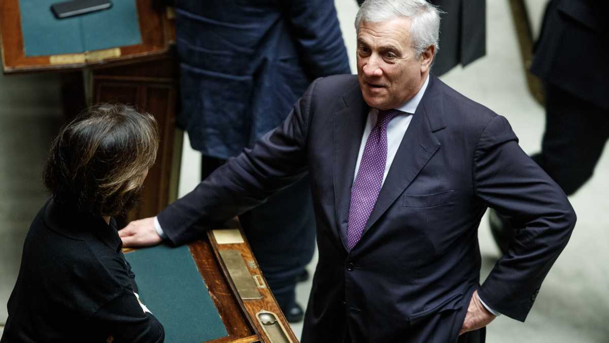 Immagine di Il volo del riscatto: così Tajani è riuscito a salvare la Farnesina, nonostante il Cav.