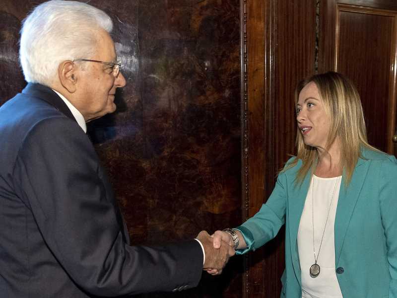 Meloni si affida a Colle, ma la mina è Berlusconi: "Domenica giuro, non tratto più"