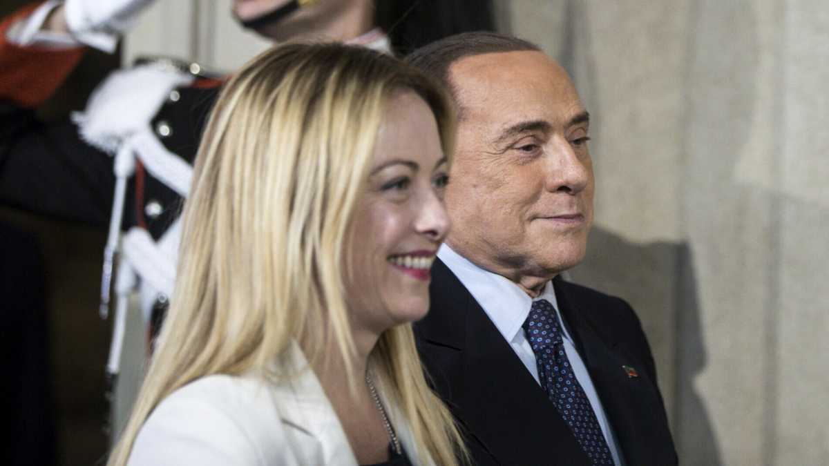 Immagine di Stia tranquilla Meloni con il Cav., c'è il precedente Renzi