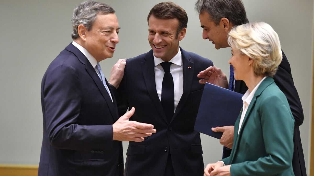 Immagine di Un caffè con Macron. Così Meloni proverà a non disperdere l'eredità di Draghi sul gas