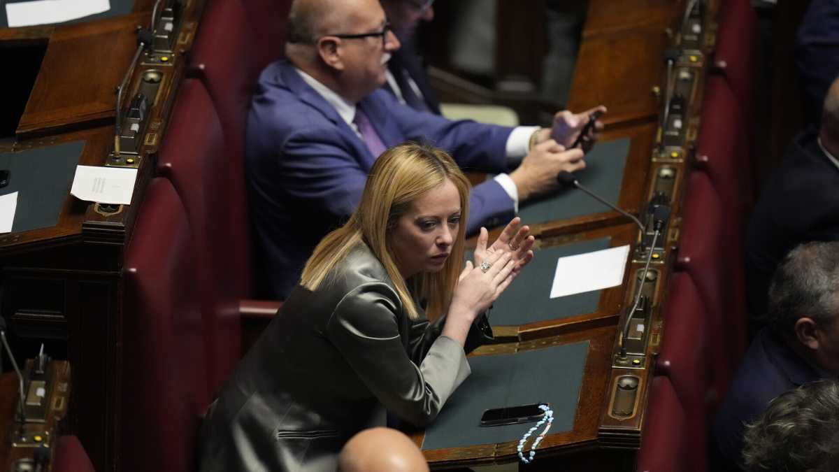 Immagine di Bel regalo per Meloni il sì al rigassificatore di Piombino. Ma ora deve convincere i suoi