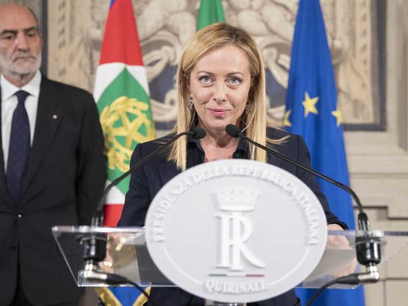 Giorgia corre da sola: prende il triplo dei ministri e decide senza informare Lega e FI