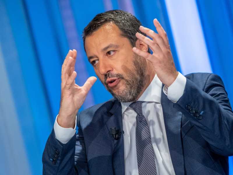 Salvini tra porti e partito. Non rinuncia alla delega, ma in Veneto si parla di "Lombardopoli"