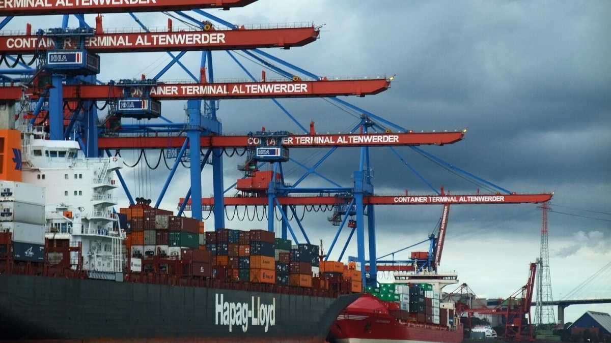 Immagine di L’ingresso dei cinesi nel porto di Amburgo è un problema per Salvini