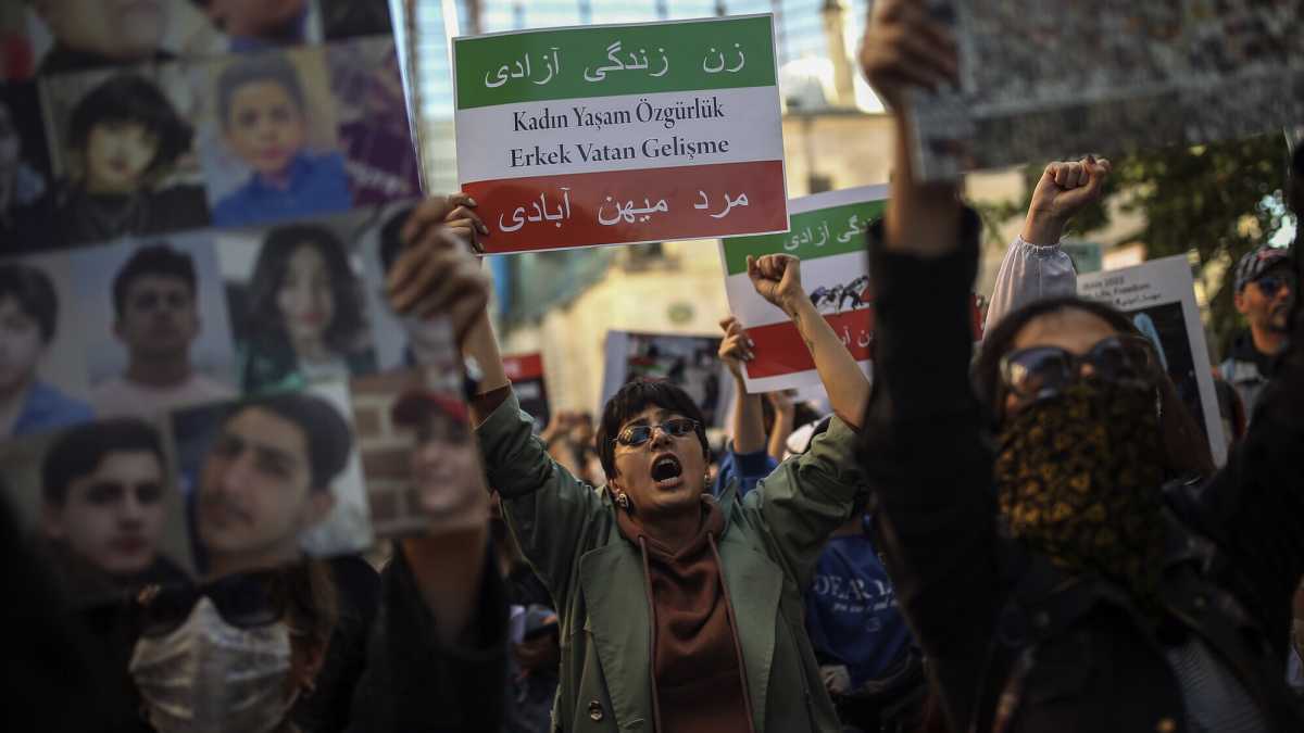 Immagine di I manifestanti iraniani si chiedono se ci sarà un leader e quale sarà il ruolo dei pasdaran