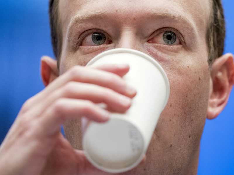 Le ragioni del tonfo di Meta, dalla rincorsa fallita a TikTok agli attacchi di Apple