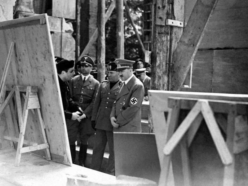 Mura, provocante e fascista ma accusata dal Duce di “mancato razzismo”