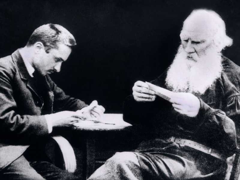A destra Lev Tolstoj (Olycom)<br />&nbsp;<br />