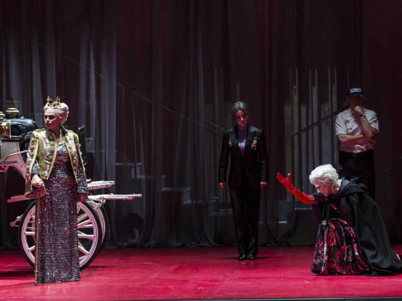 "Maria Stuarda" al Teatro Nazionale di Genova (ph. Alberto Terrile) 
