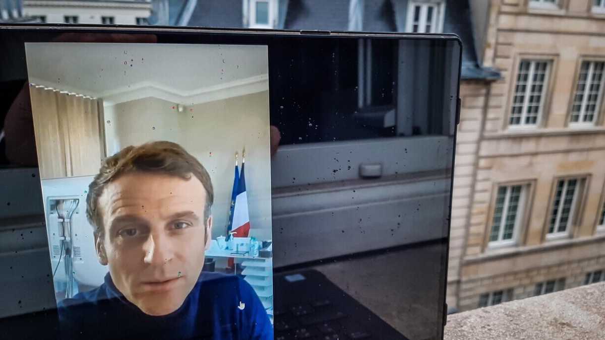 Immagine di Parigi sotto attacco degli hacker russi