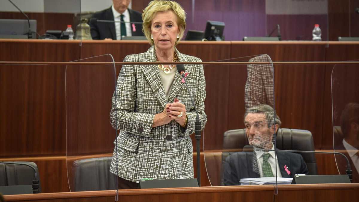 Immagine di Letizia Moratti si dimette: "Venuta meno la fiducia con Fontana". Al suo posto Bertolaso