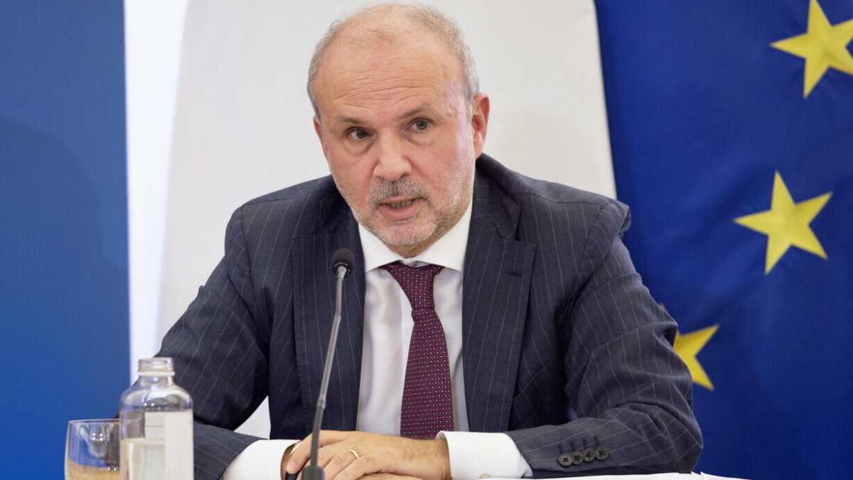 Immagine di L'imbarazzo del ministro della Salute Orazio Schillaci su Covid e medici No vax