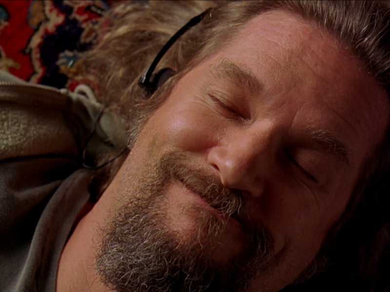  Jeff Bridges in "Il grande Lebowski", film del 1998 diretto da Joel ed Ethan Coen, con le cuffie su "quel tappeto"<br />