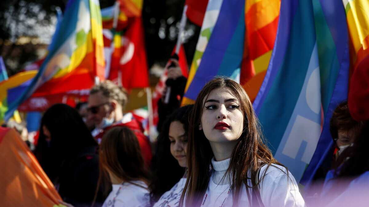 Immagine di Le due piazze opposte del pacifismo