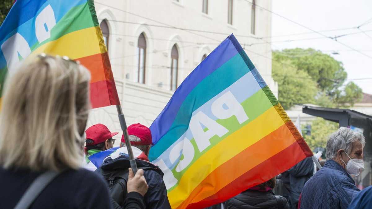 Immagine di Roma chiede la pace in Ucraina, ma non è chiaro quale