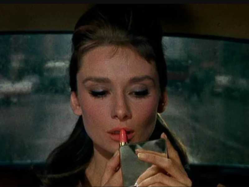 Audrey Hepburn in una scena di Colazione da Tiffany&nbsp;<br />