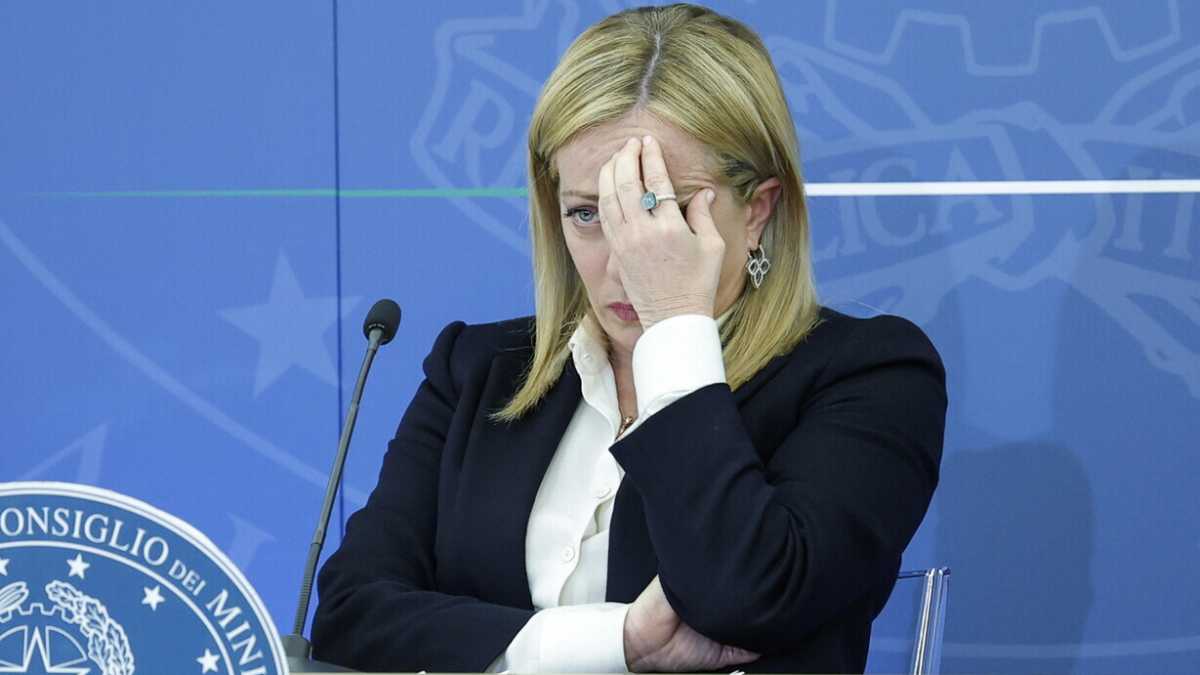 Immagine di Tagliare il Reddito di cittadinanza è più complicato del previsto. Meloni e i conti con la realtà