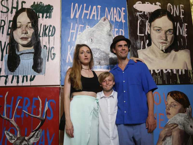 Fabia e Ryan Mendoza con il figlio (Ansa)<br /> 