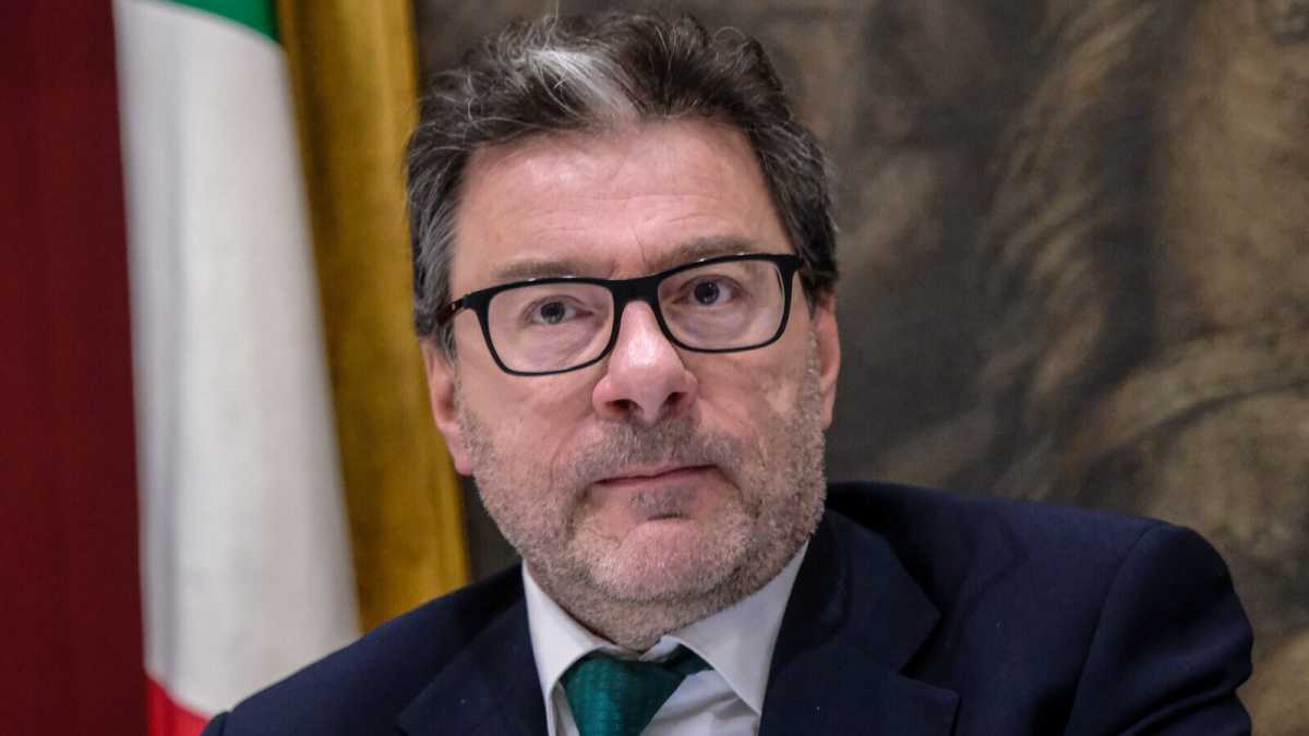 Immagine di Le tre cose che non tornano nella cautela di Giorgetti sui conti