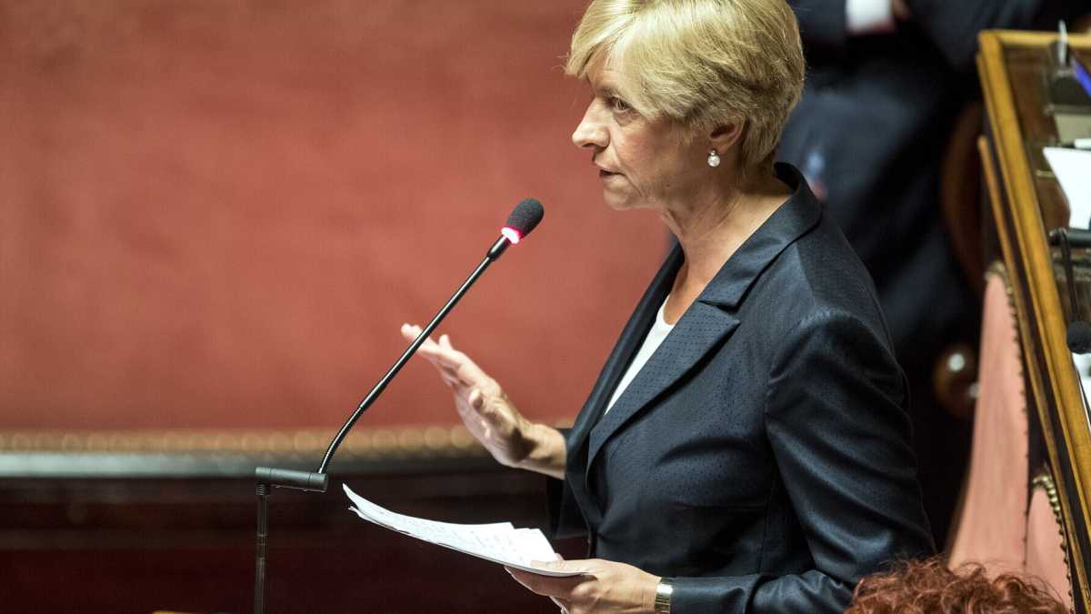 Immagine di "La candidatura di Moratti va valutata. In Lombardia rischiamo di perdere". Parla Roberta Pinotti