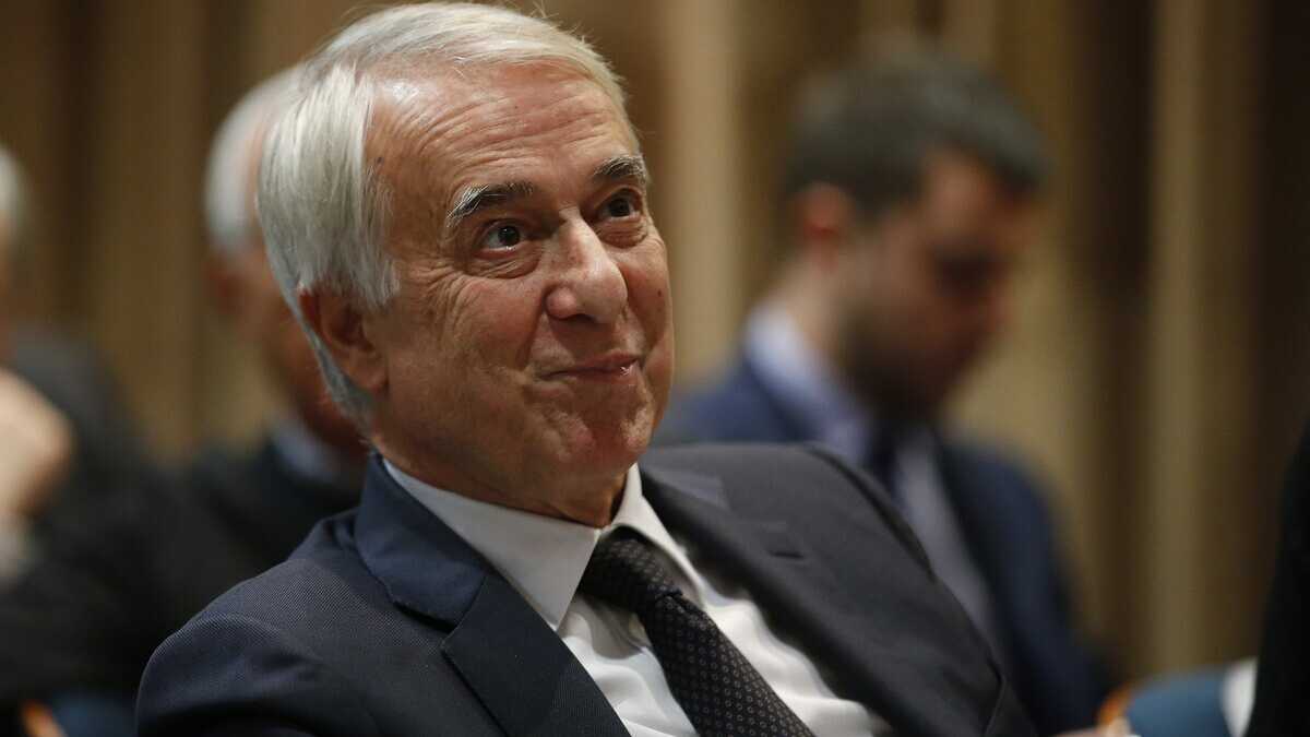 Immagine di Pisapia non si candiderà: "Bisogna tornare alla buona politica, Moratti cerca solo il potere"