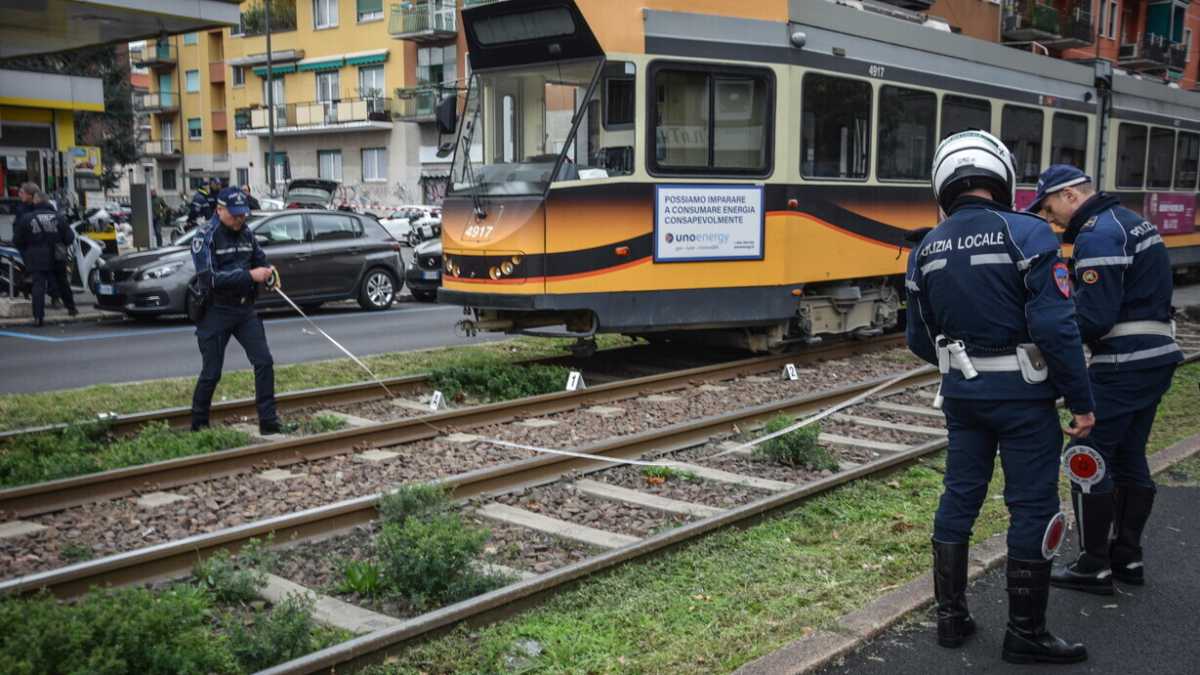 Immagine di Luca morto sotto a un tram, la sicurezza e la retorica colpevolista da evitare