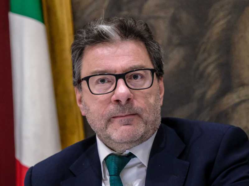 Le tre cose che non tornano nella cautela di Giorgetti sui conti