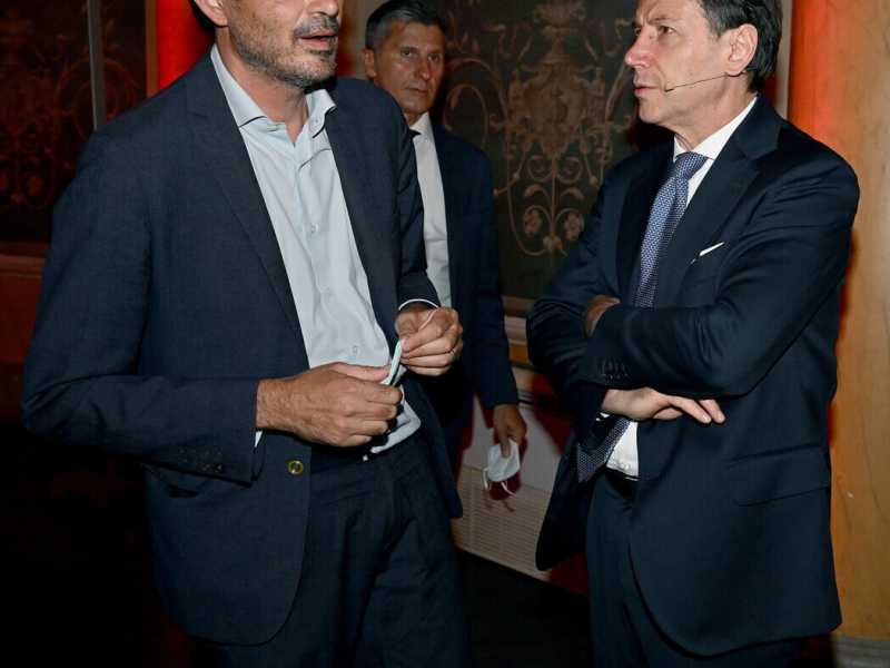 Fratoianni e Bonelli salutano il Pd per abbracciare Conte. Patto anti inceneritore
