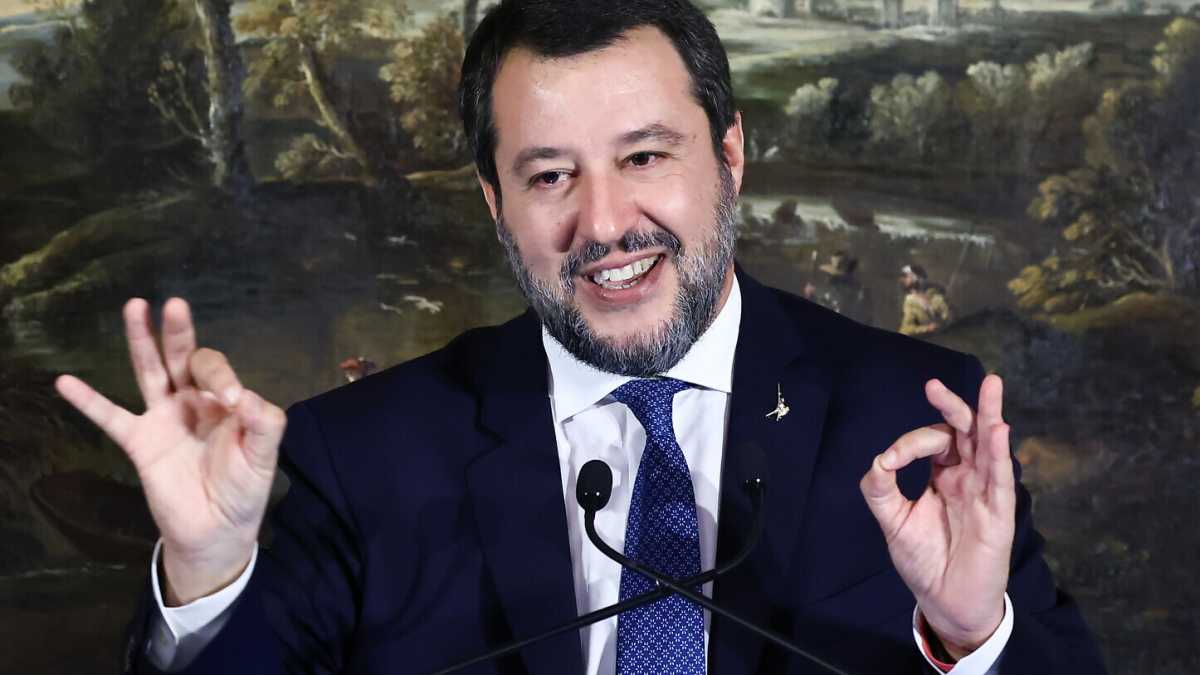 Immagine di Il diabolico piano di Salvini per il Viminale. Saviano come Ronaldo