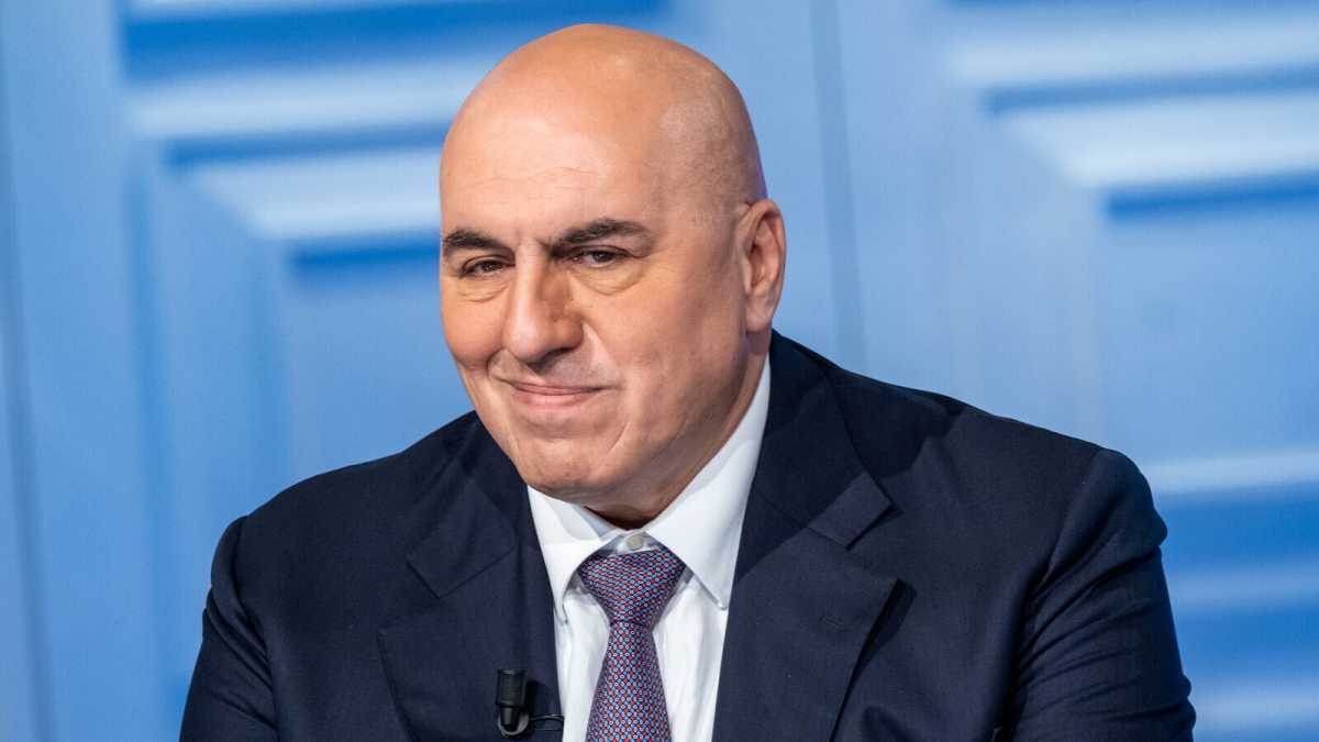 Immagine di Urso e Crosetto contraddicono Zaia: "Sulle trivelle sbaglia". Caos a destra sull'energia