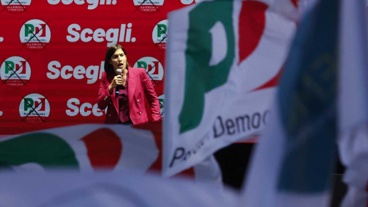 Immagine di Schlein va verso le primarie, forse a gennaio. E il Pd aspetta Bonaccini