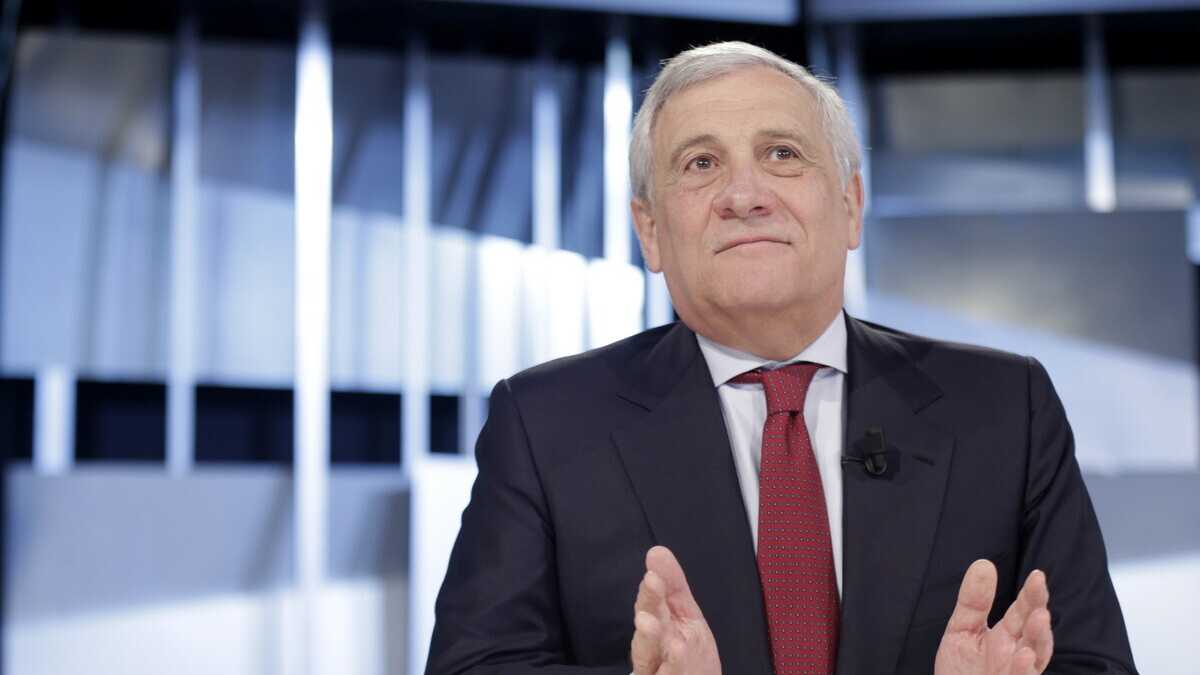 Immagine di L'imbarazzo di Tajani, che a Bruxelles si sente dire: "Mai più guasconate sui migranti"